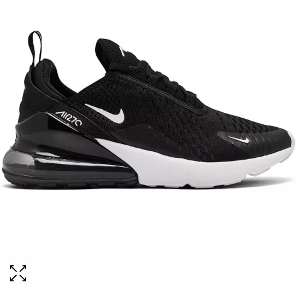 Lightly used Nike Women’s Airmax 270 Casual sneaker